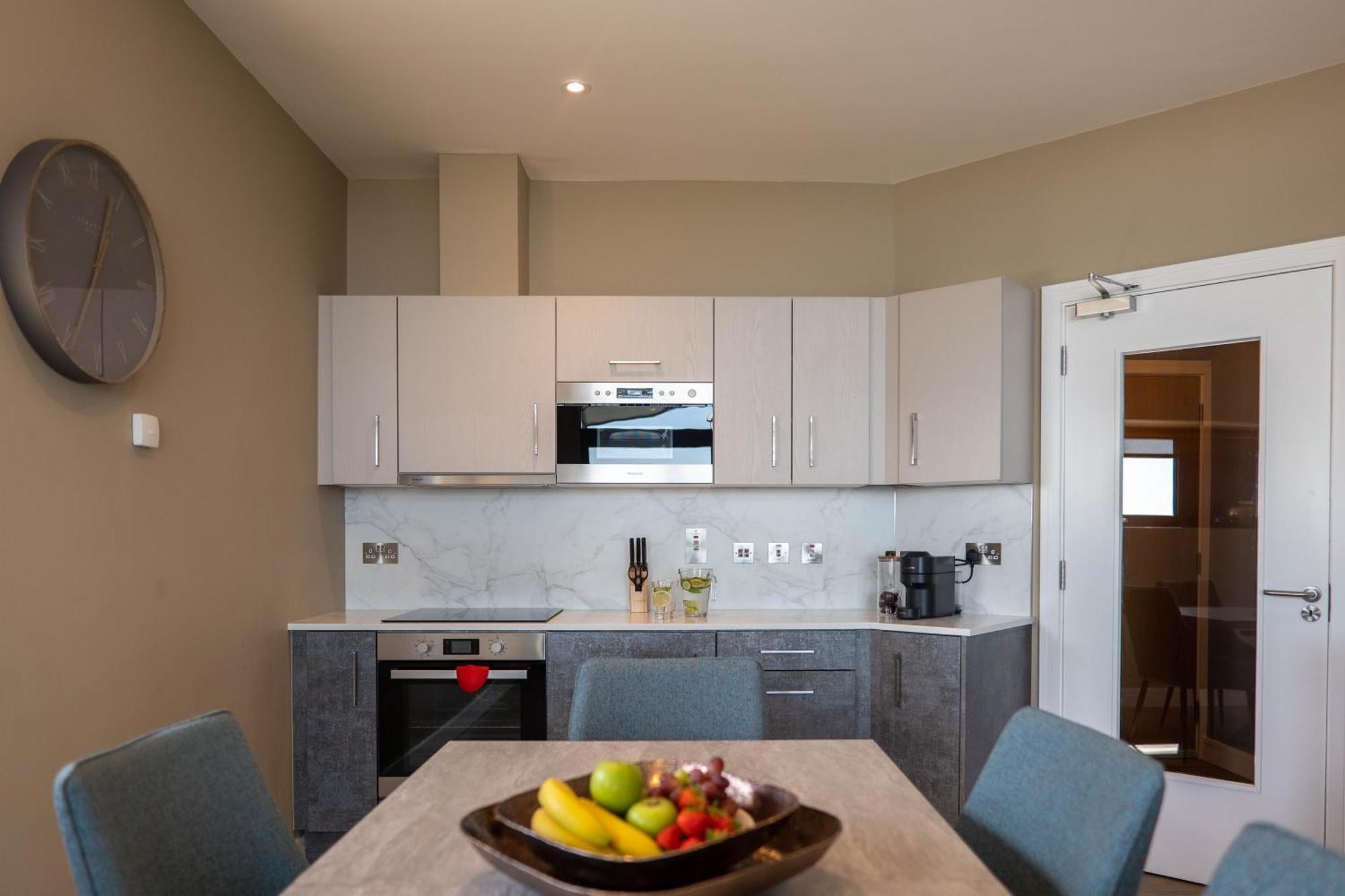 Shoreline Apartments غالواي المظهر الخارجي الصورة