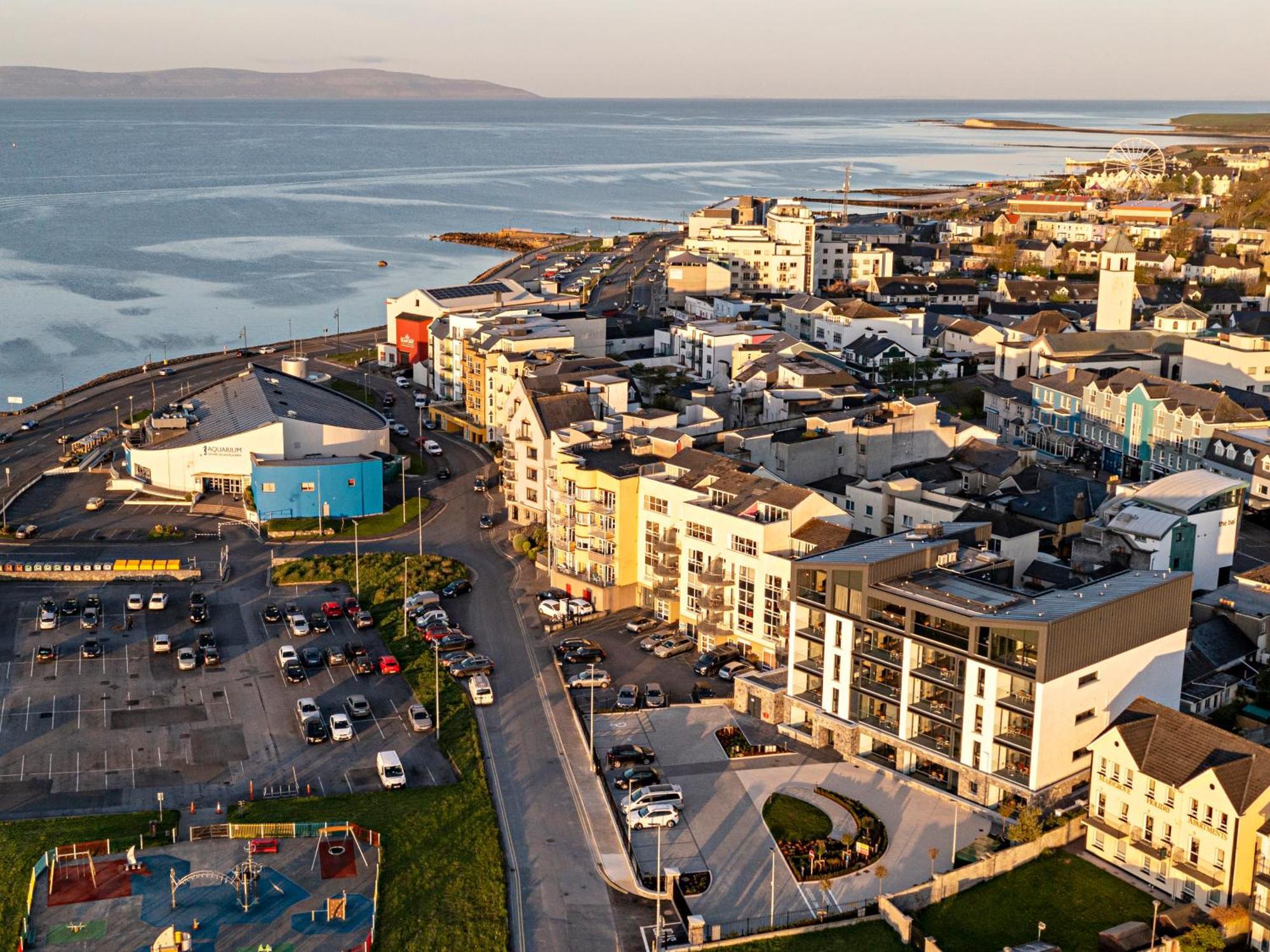 Shoreline Apartments غالواي المظهر الخارجي الصورة