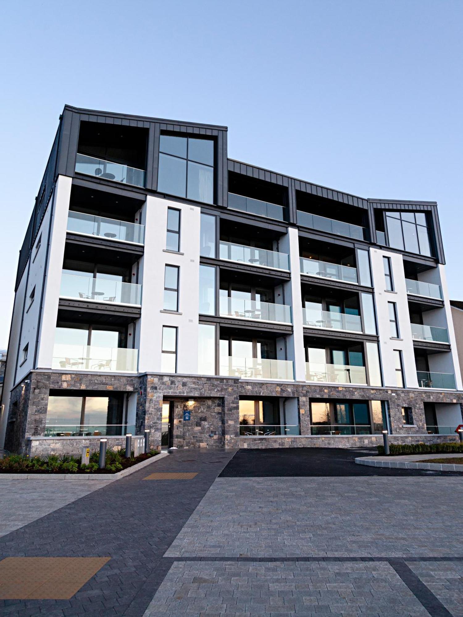 Shoreline Apartments غالواي المظهر الخارجي الصورة