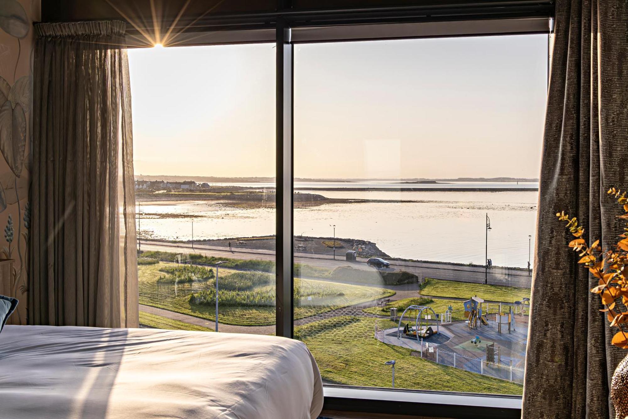 Shoreline Apartments غالواي المظهر الخارجي الصورة