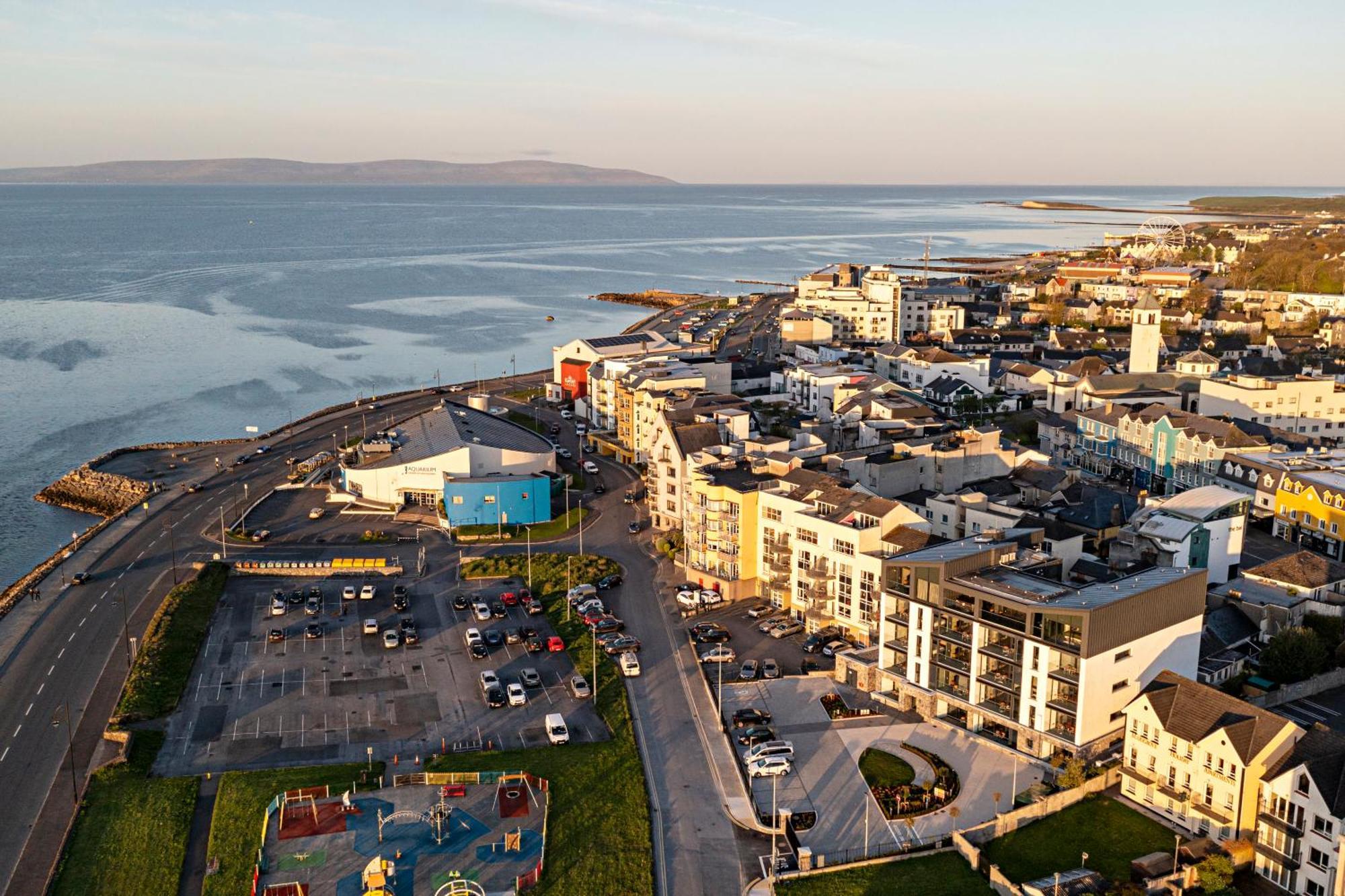 Shoreline Apartments غالواي المظهر الخارجي الصورة